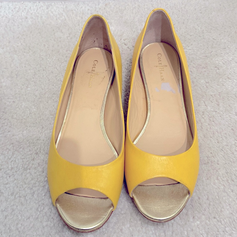 COLE HAAN Yellow Peep-toe Leather Flats for Women - Size 8
